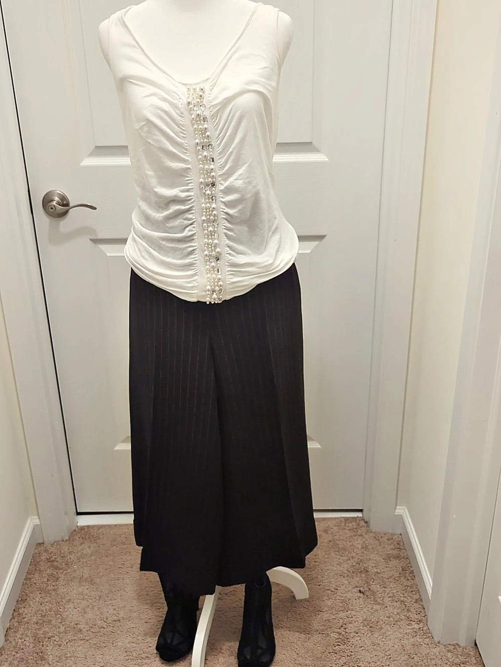 Anne Klein Wide Leg Pinstripe Culotte Pants in Black & Red Like New